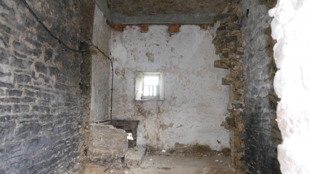 Internal wall down